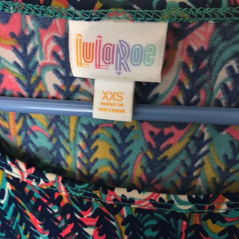 NWOT Lularoe Irma Hi Low top - Picture 9 of 11